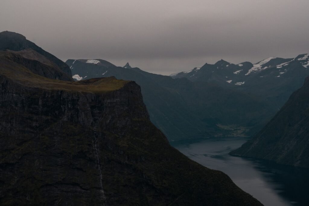 Photo Fjords and Folklore