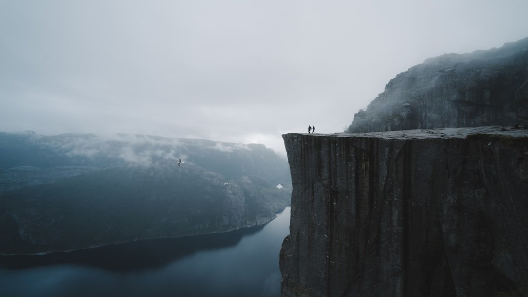 Cómo usar muletillas noruegas ('liksom', 'på en måte') con naturalidad ...